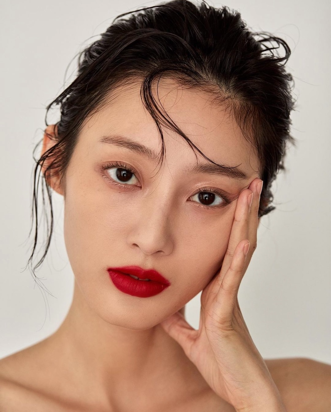 모델 마리, 케이플러스와 전속계약 체결…‘신비로운 매력+독보적인 분위기’