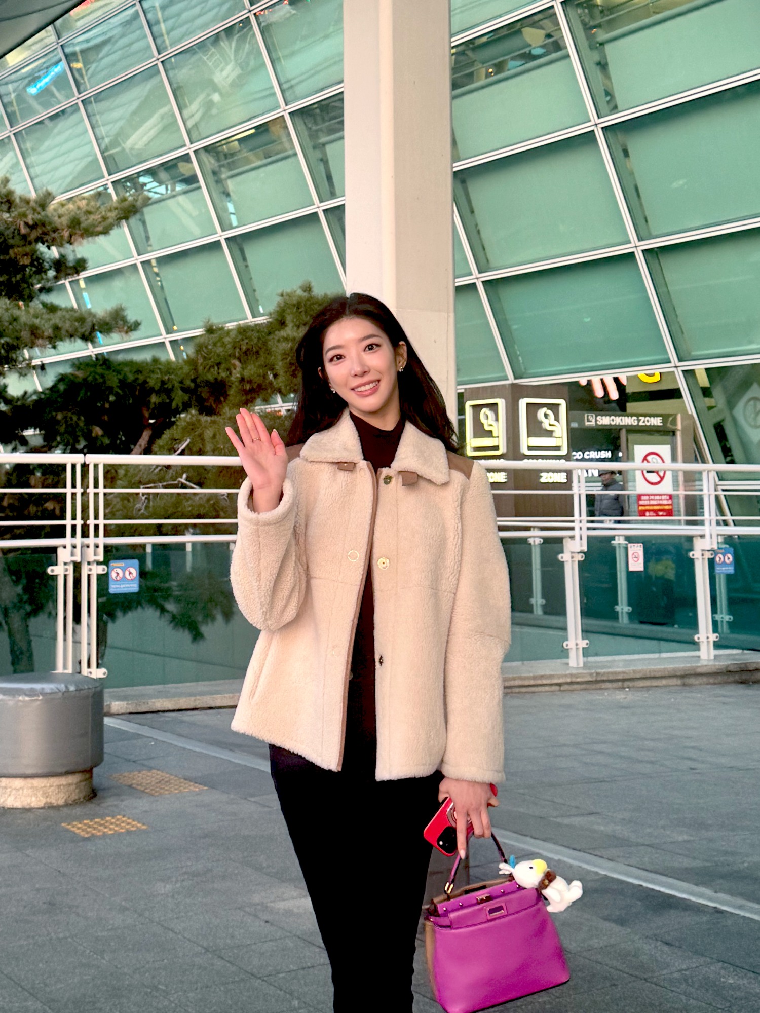 임사랑, 사랑스러운 공항패션…화보 촬영차 출국