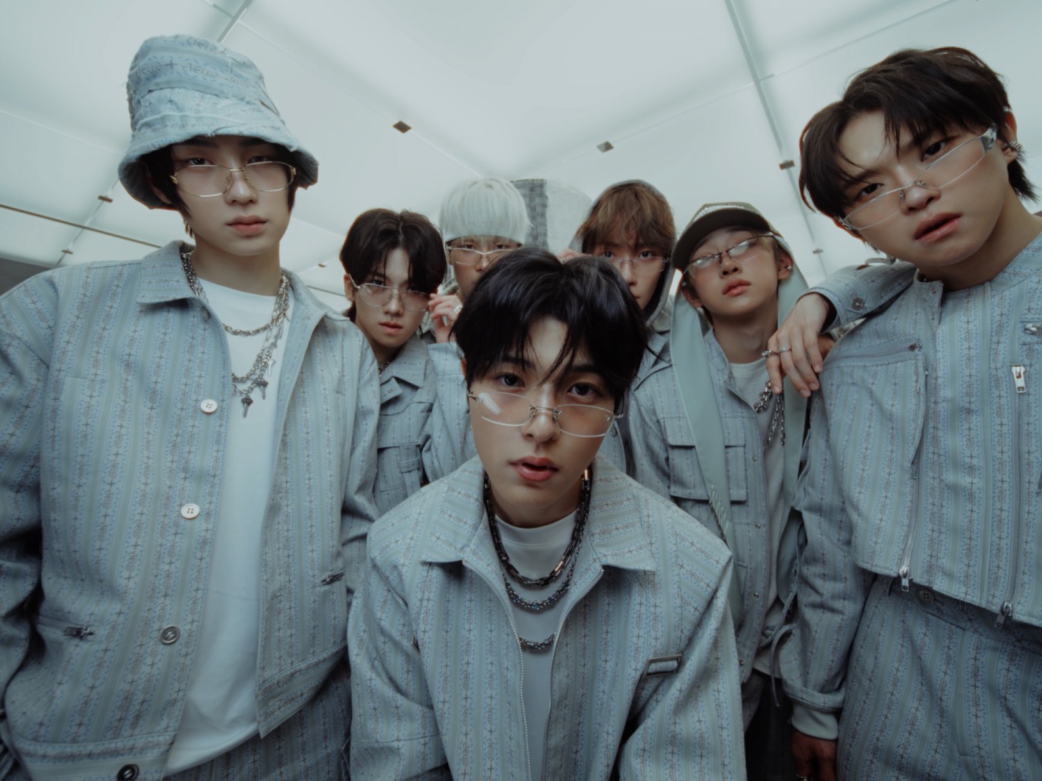 뉴비트, 5일 선공개곡 'JeLLo(힘숨찐)' 발매…리스너들 향한 첫 인사