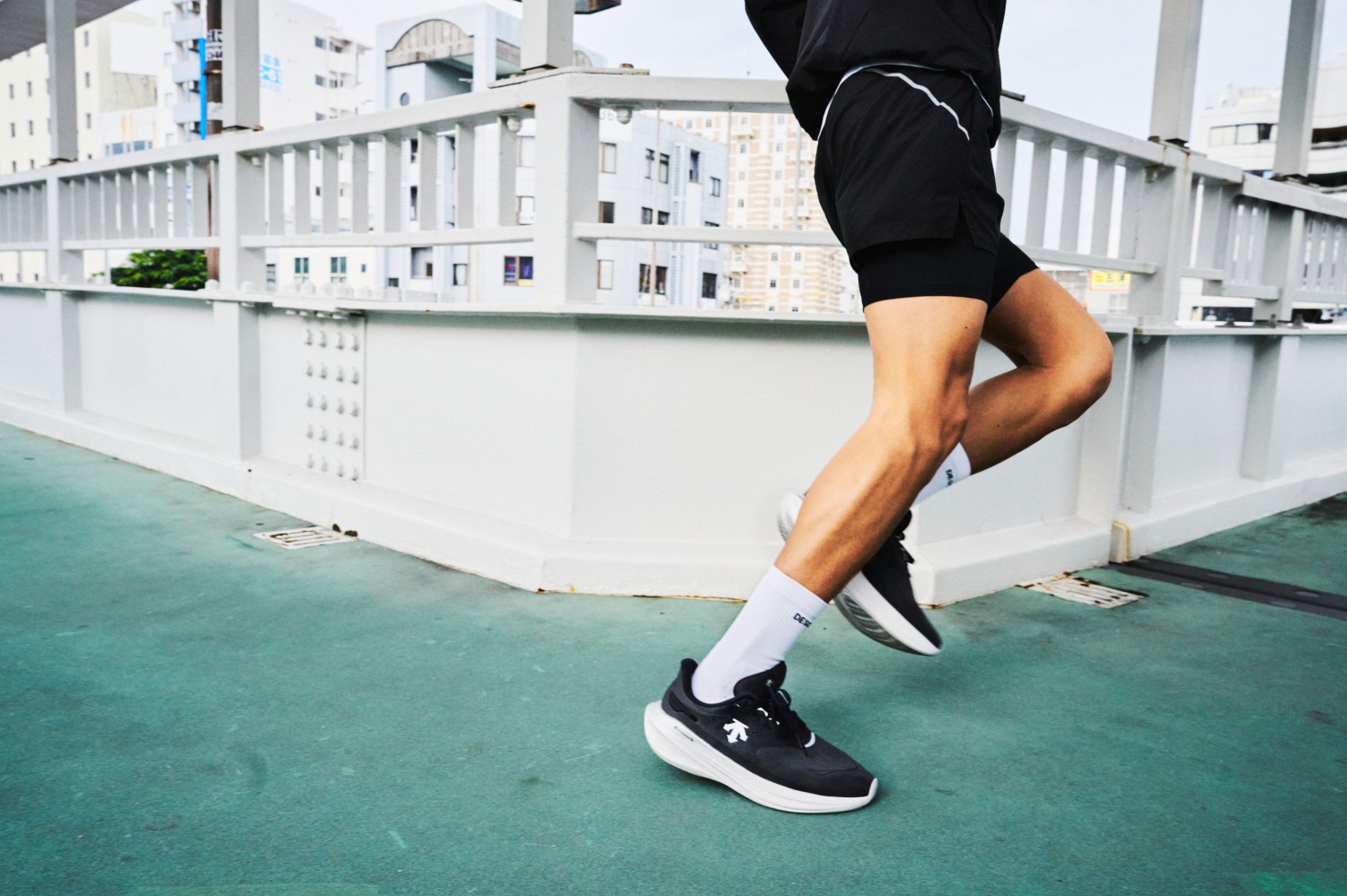 데상트, 데일리 러닝화 '에너자이트 슈퍼 V4' 출시