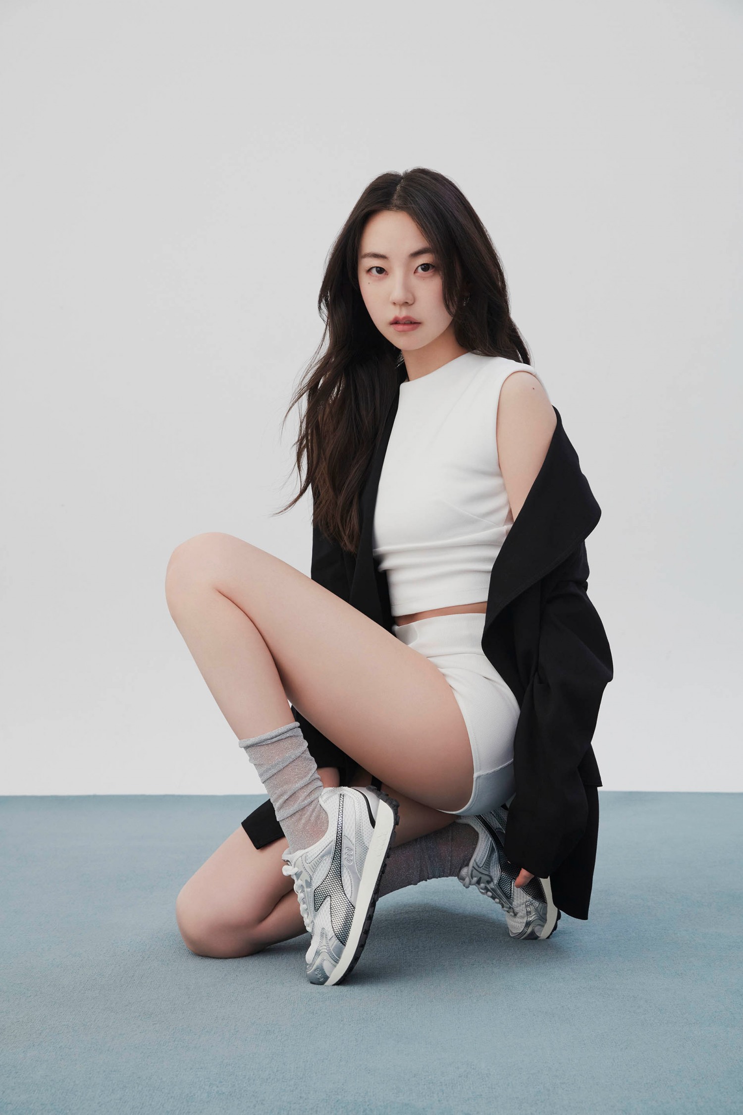 디아도라, 배우 안소희 광고 모델 발탁 및 스니커즈 ‘벨루나’ 화보 공개!