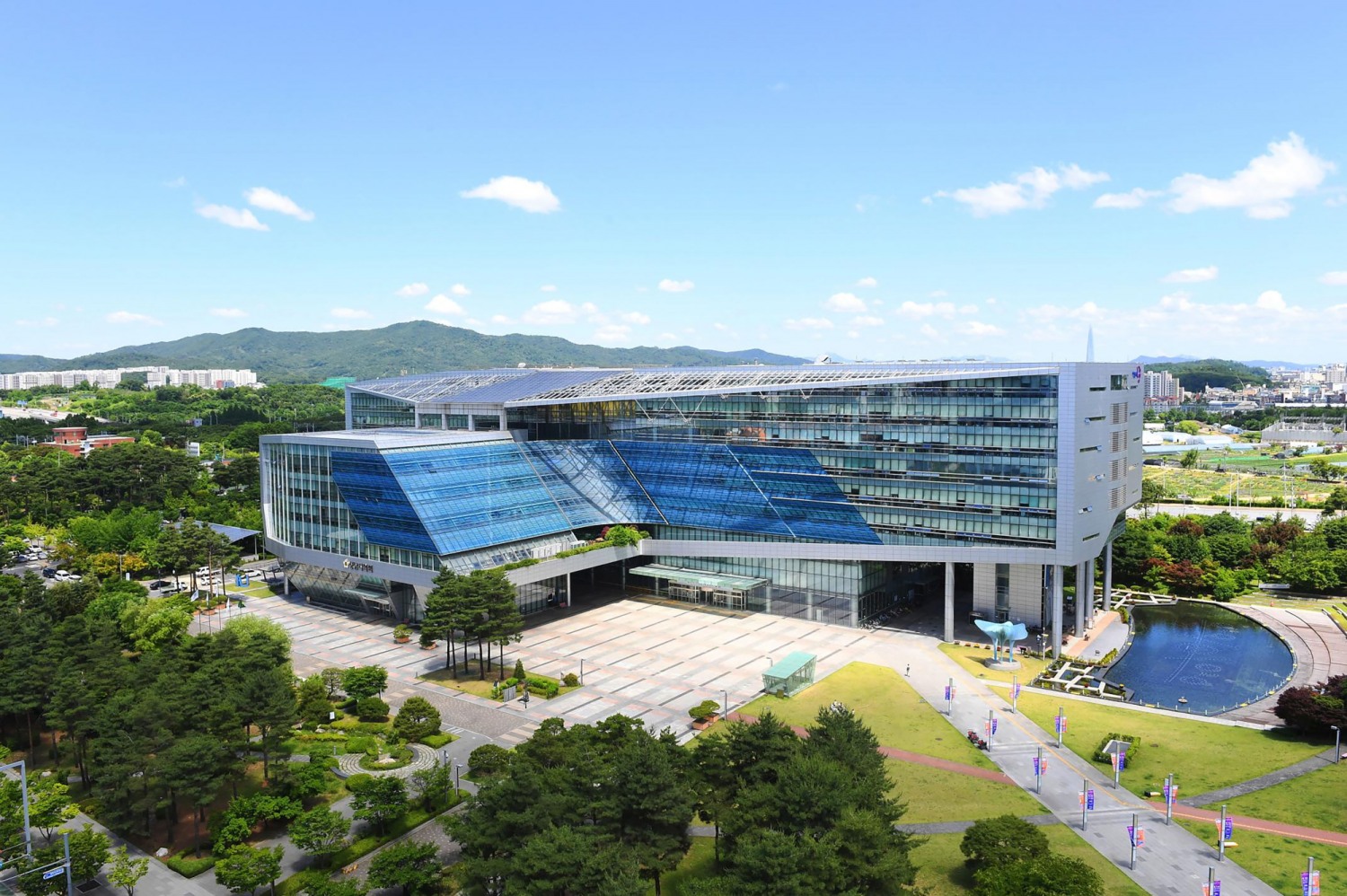 성남시청사 전경