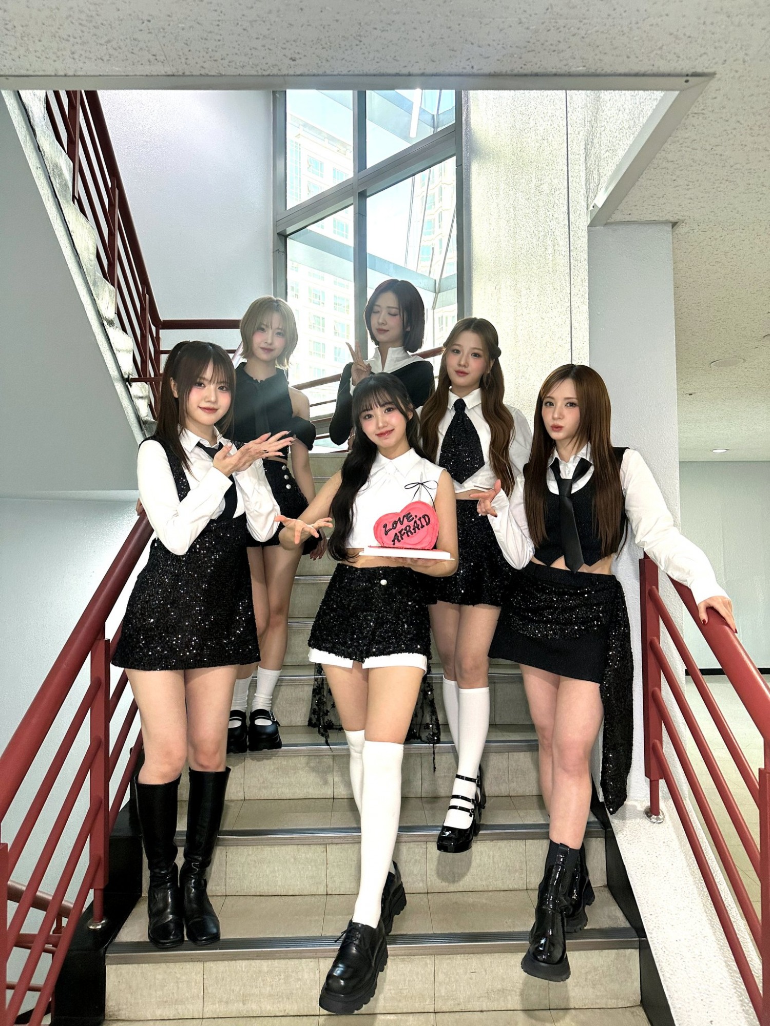 메이딘, 첫 컴백 활동 성료…워너비 스타일링 눈길