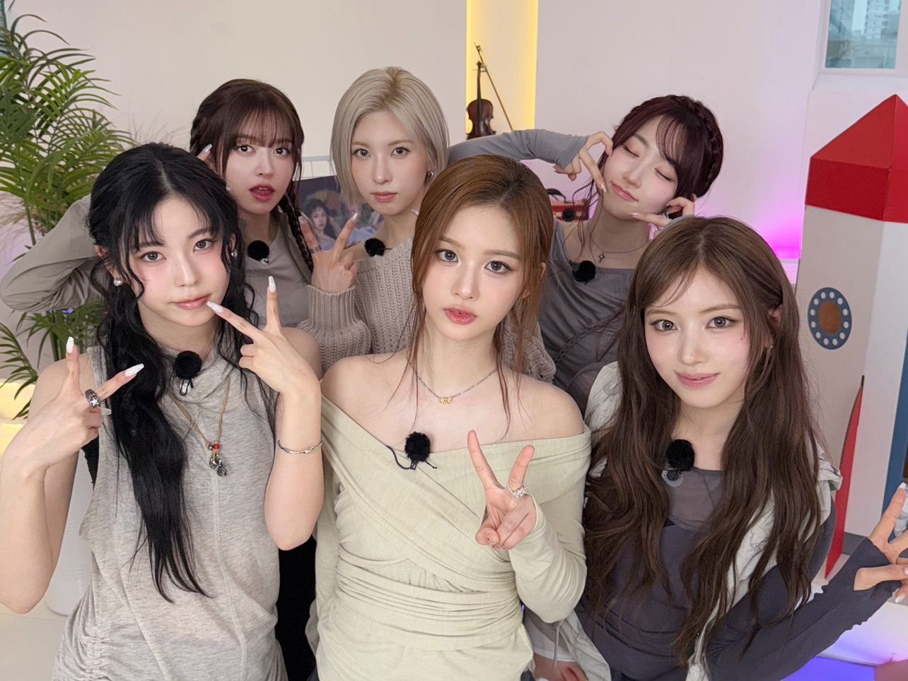 ‘컴백’ NMIXX, 새 앨범 ‘Fe3O4: FORWARD’ 호평…“오늘부터 시작될 새로운 항해 기대”