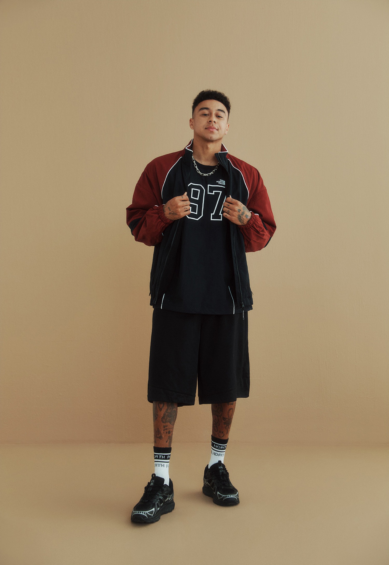 ‘TNF 크루 재킷’을 착용한 노스페이스 화이트라벨 홍보대사 린가드