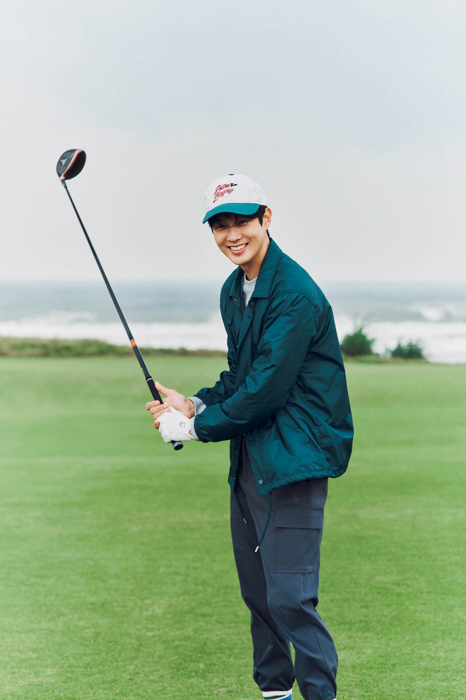 먼싱웨어, 캡슐라인 ‘오리지널 펭귄’ 2025 첫 컬렉션 출시. 최우식 화보 공개