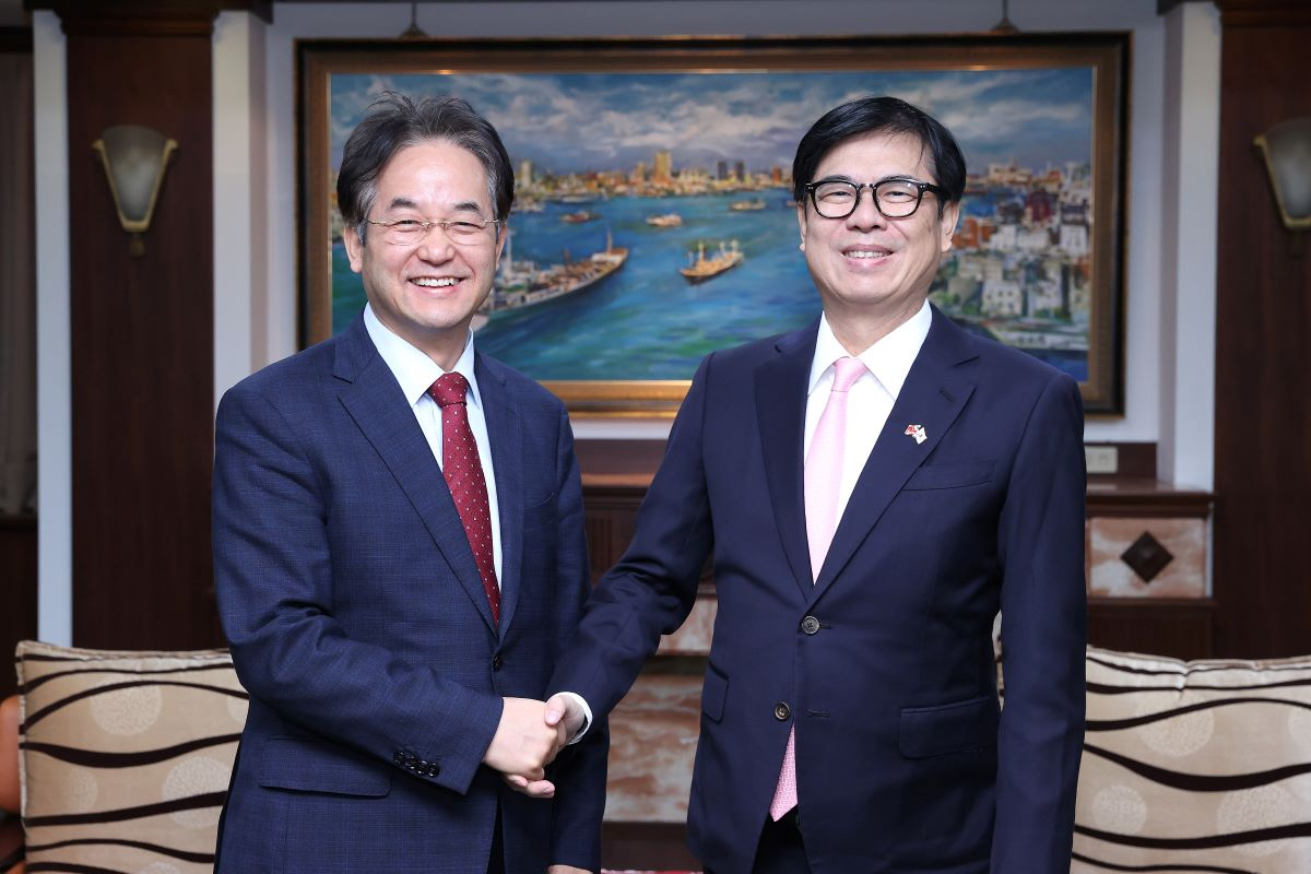 이동환 고양시장(좌)과 천치마이 가오슝시장(우)