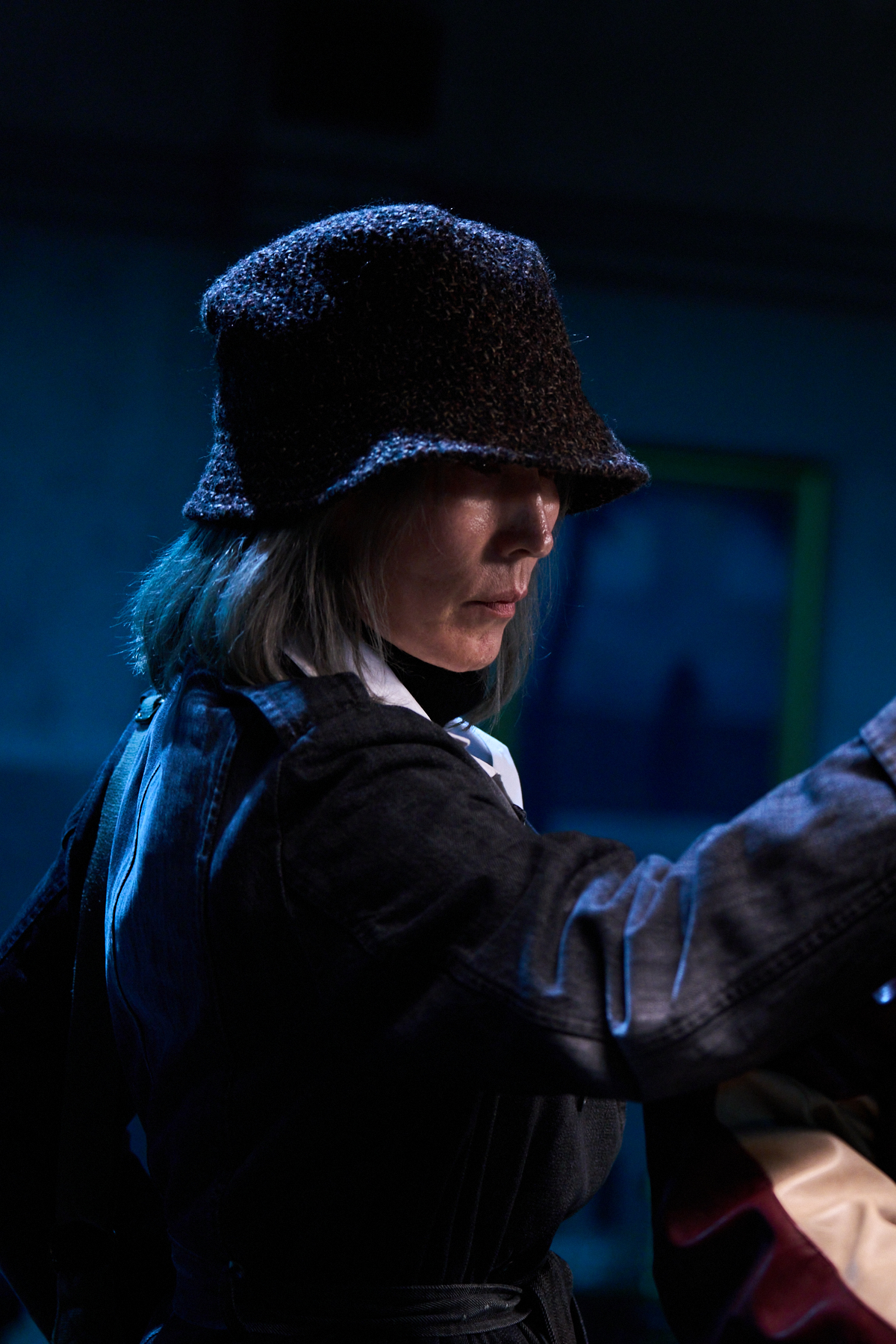 ‘파과’ 이혜영, 킬러로 첫 액션 연기 도전…조각 캐릭터 스틸 공개