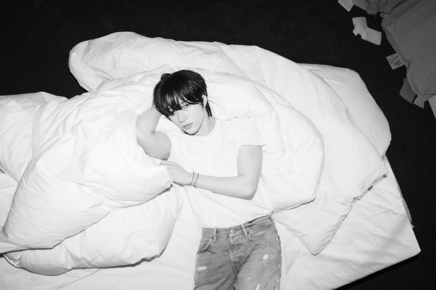 범규, 솔로 믹스테이프 ‘Panic’ 첫 번째 콘셉트 포토 공개…‘상처 입은 얼굴+아련한 눈빛’