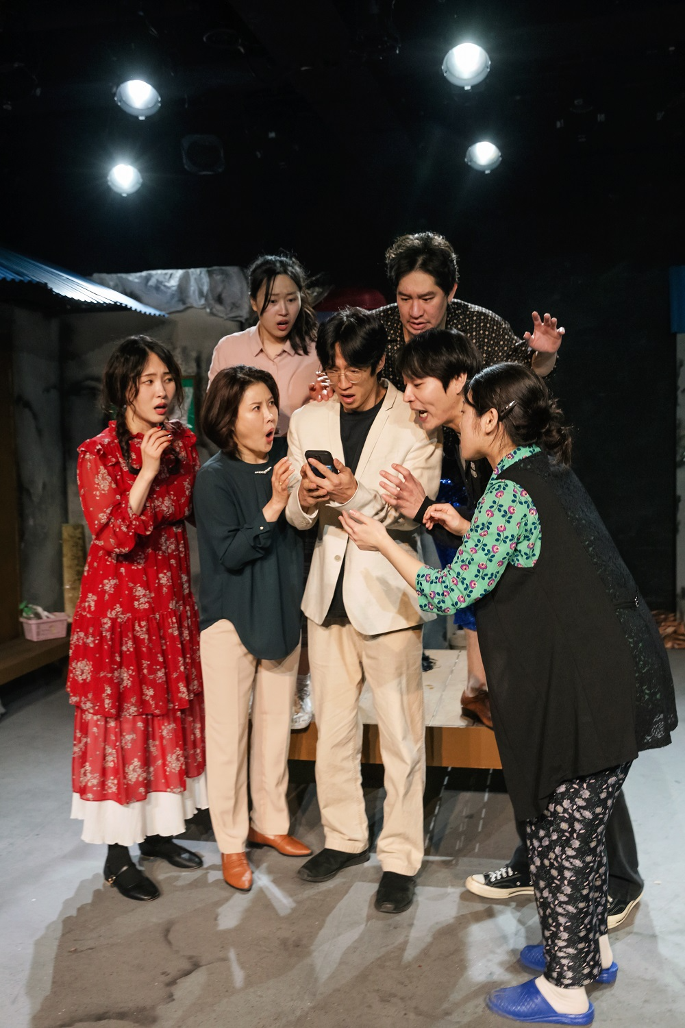 코미디극 ‘마트로시카’, 연일 매진 기록 中…배우들이 만들어 내는 앙상블 ‘호평’