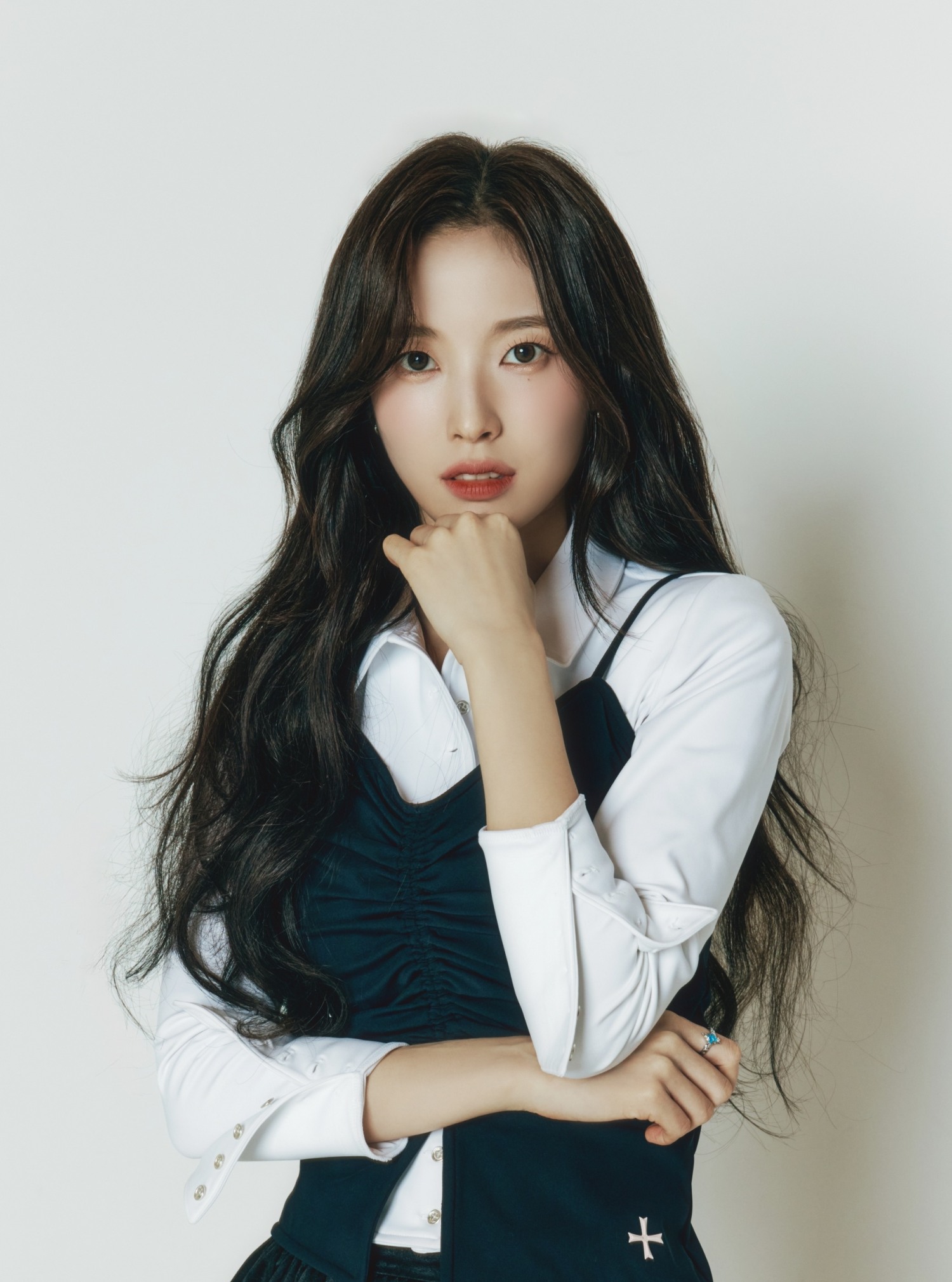 ‘S라인’ 오마이걸 아린, 칸 시리즈 핑크 카펫 밟는다…“너무 영광이고 벅찬 감정이 듭니다”