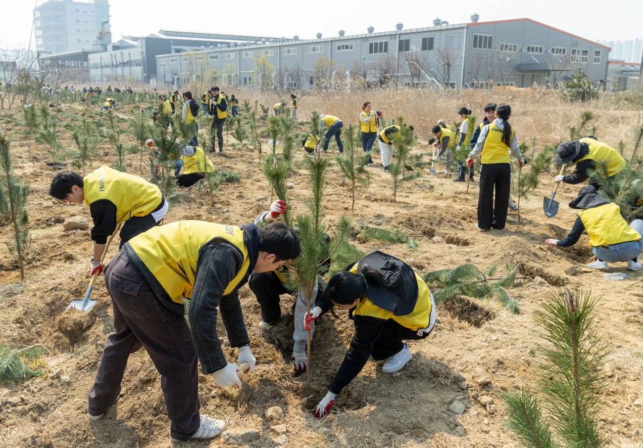 한샘, 제80회 식목일 기념 시흥시 ‘행복의숲’ 조성 행사 참여