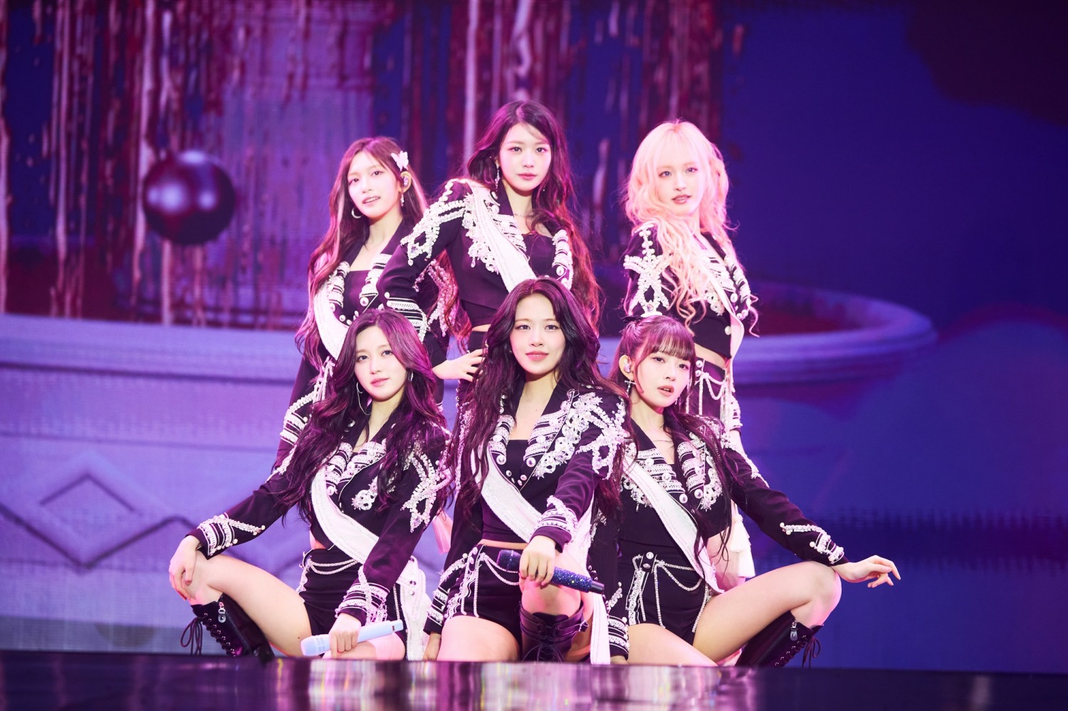 아이브, 체조 달군 팬콘 ‘아이브 스카우트’…완벽 라이브로 웰메이드 공연 완성