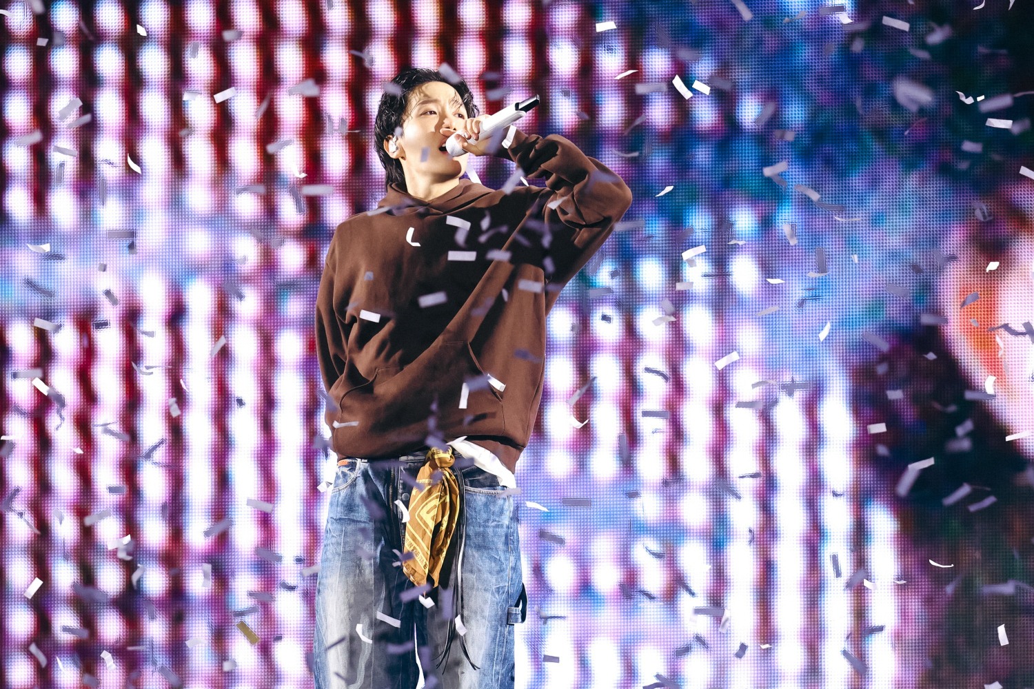 BTS 제이홉, K-팝 솔로 가수 최초 BMO 스타디움 입성…미구엘 지원 사격 나서