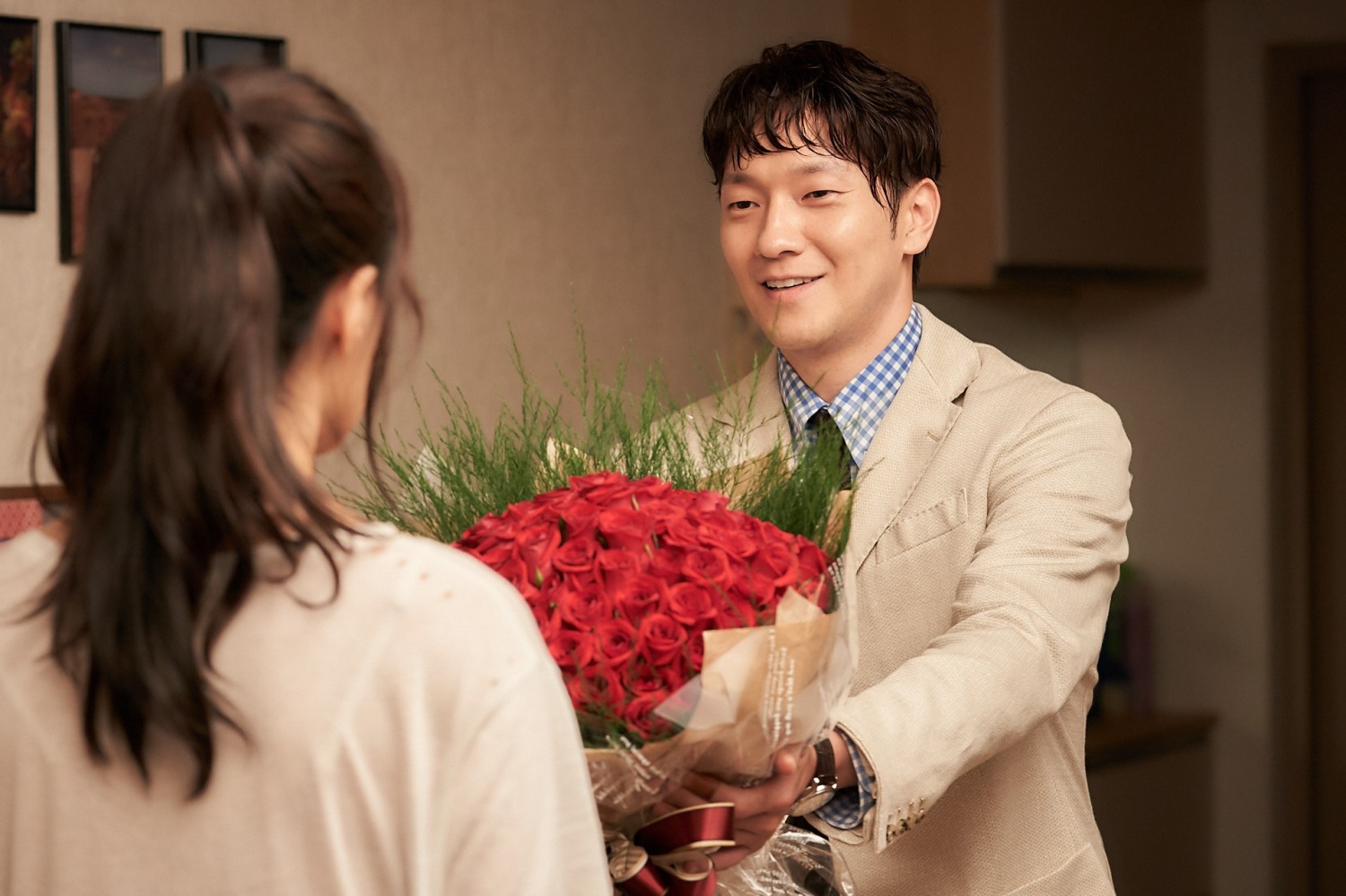 손석구, 영화 ‘바이러스’ 특별출연…모쏠 연구원으로 파격 변신