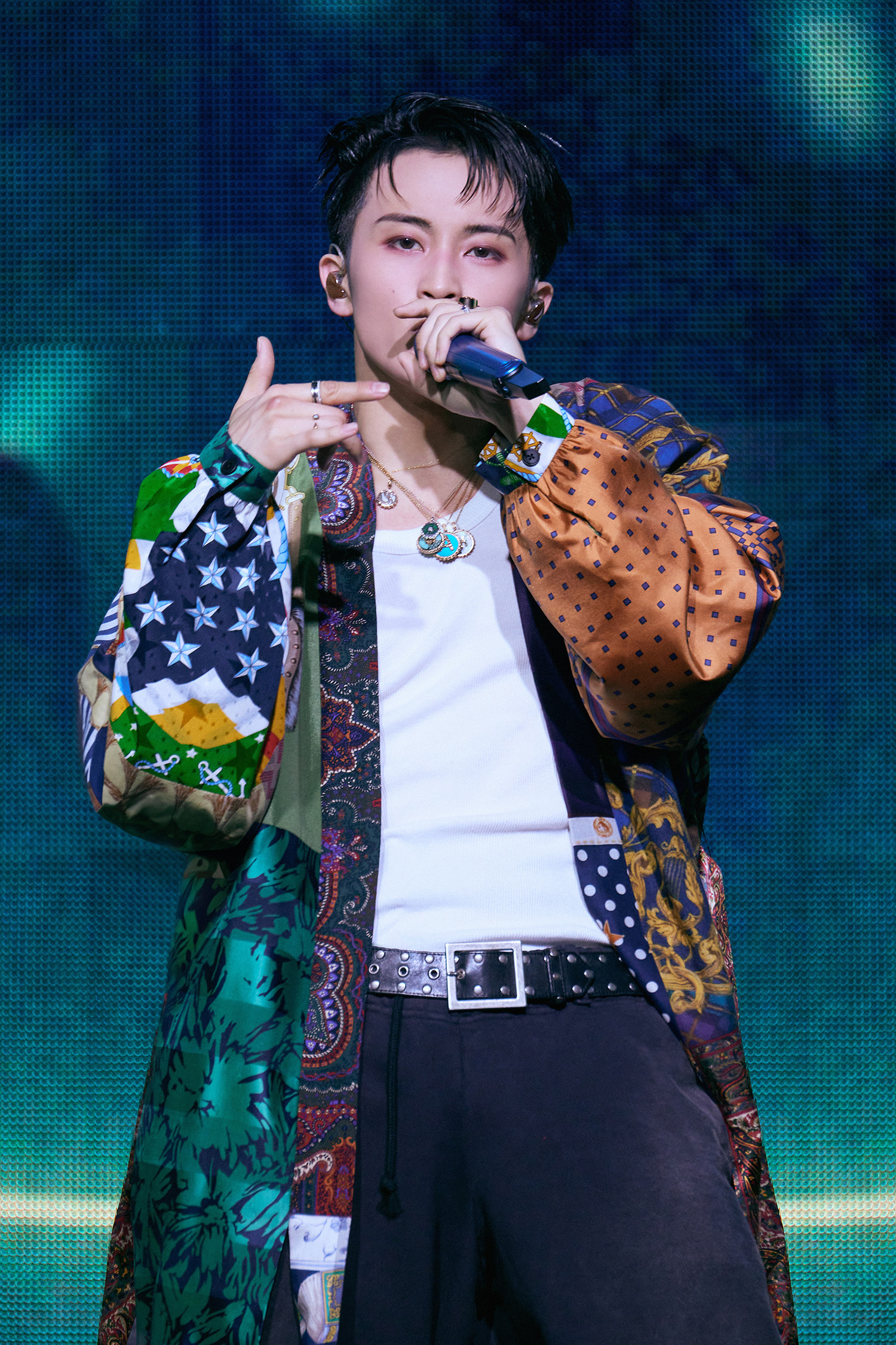 NCT 마크, ‘The Firstfruit’로 1위 휩쓸며 솔로 데뷔 성공