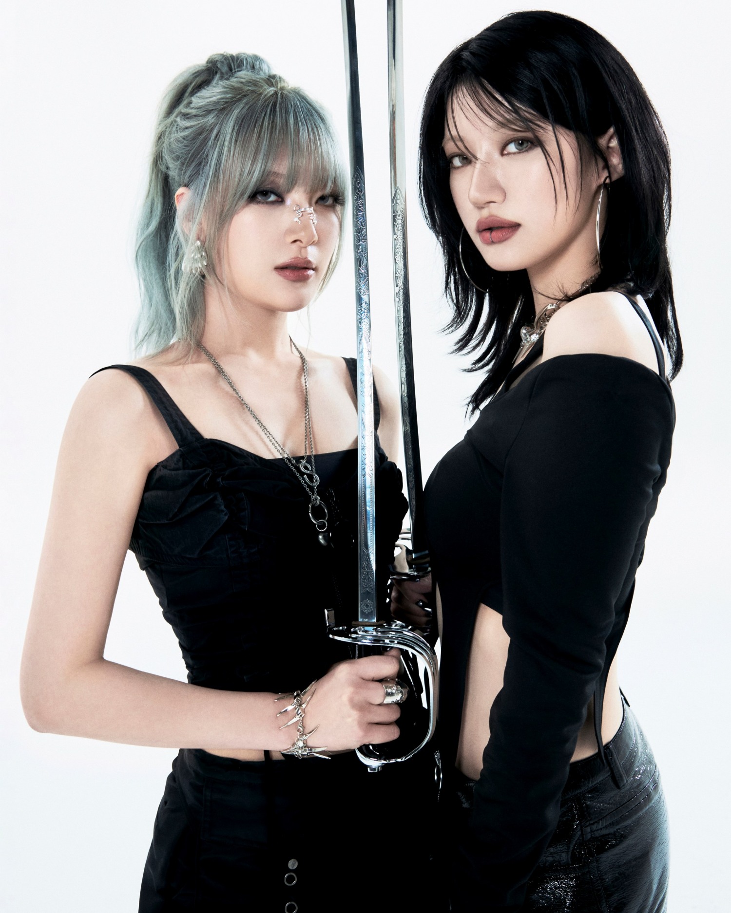 빌리 문수아X시윤, 유닛 데뷔곡 'SNAP' 뜨거운 반응…실험적 음악→파격적 콘셉트 변신