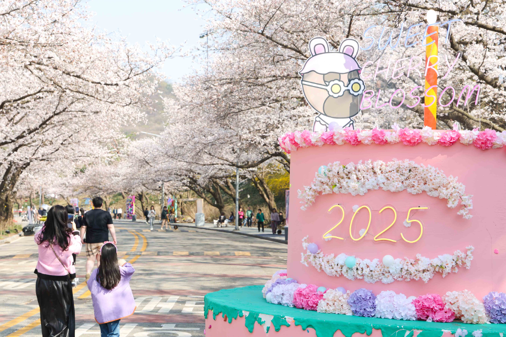 말과 벚꽃이 어우러진 특별한 봄을 경험하다! 렛츠런파크 서울 벚꽃축제 개막