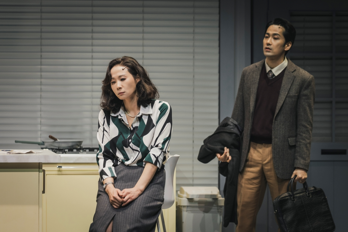 ‘그의 어머니’ 김선영, 7년 만에 연극 무대 귀환…몰입 배가 시키는 폭발적 내면 연기 ‘호평’