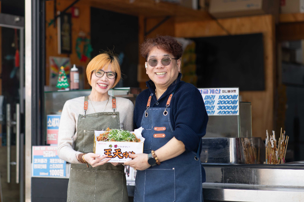 세종시에서 10년째 치킨 매장을 운영 중인 맹근주 업주는 “1금융권 대출이 어려워 10% 이상 고금리 대출을 받아 원리금 상환에 어려움이 있었다”며, “협약보증대출로 가게 운영 부담이 크게 줄었다”고 전했다.