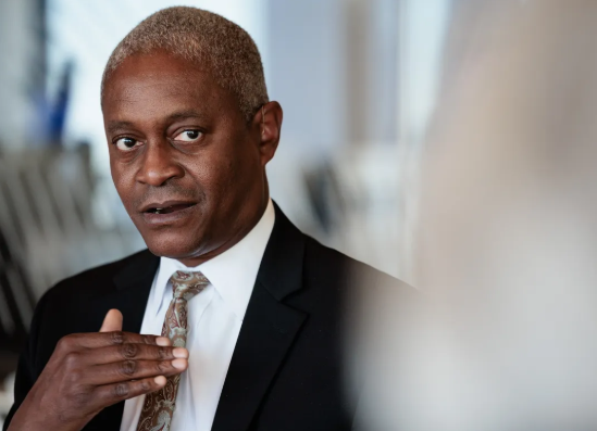 (상보) 연준 보스틱, 인내심 강조..."대담하게 움직일 때 아니다"