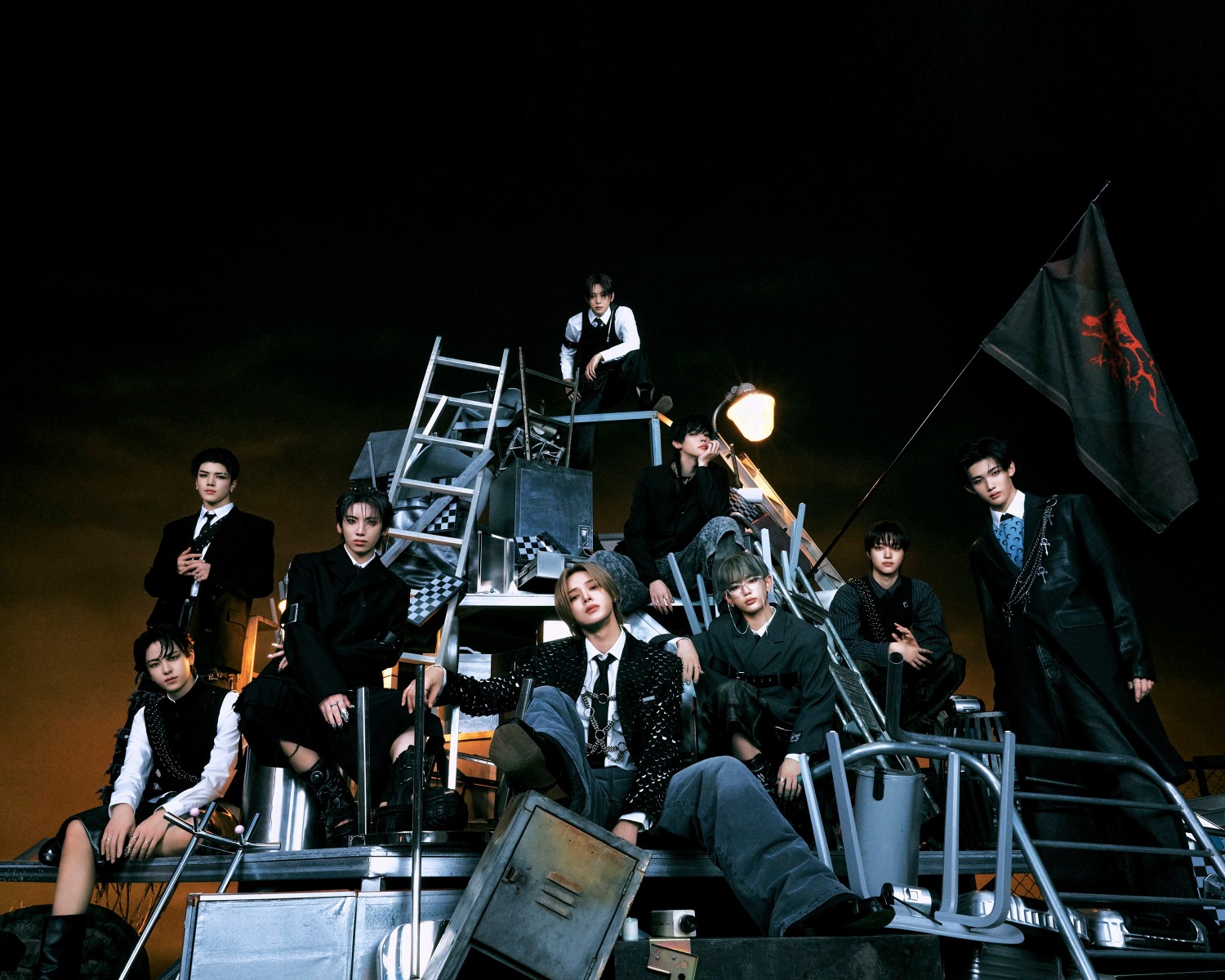 &TEAM, 신보 타이틀곡 ‘Go in Blind’ 음원과 퍼포먼스 뮤직비디오 공개…‘강렬한 보컬 + 파워풀한 군무’