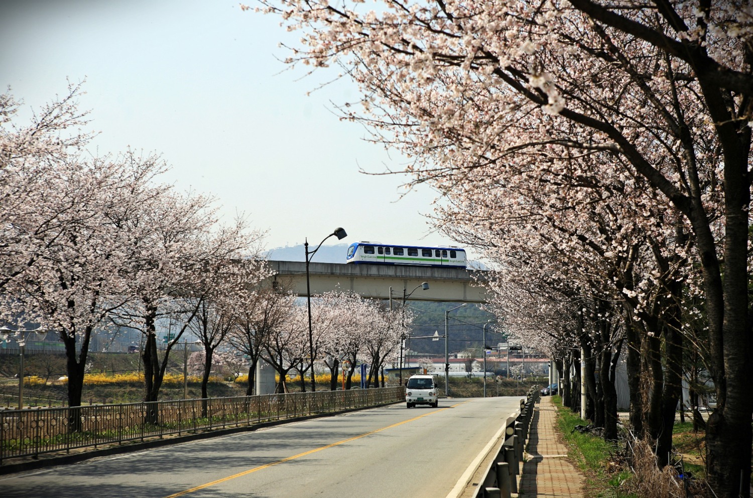 용인경전철 운행 모습