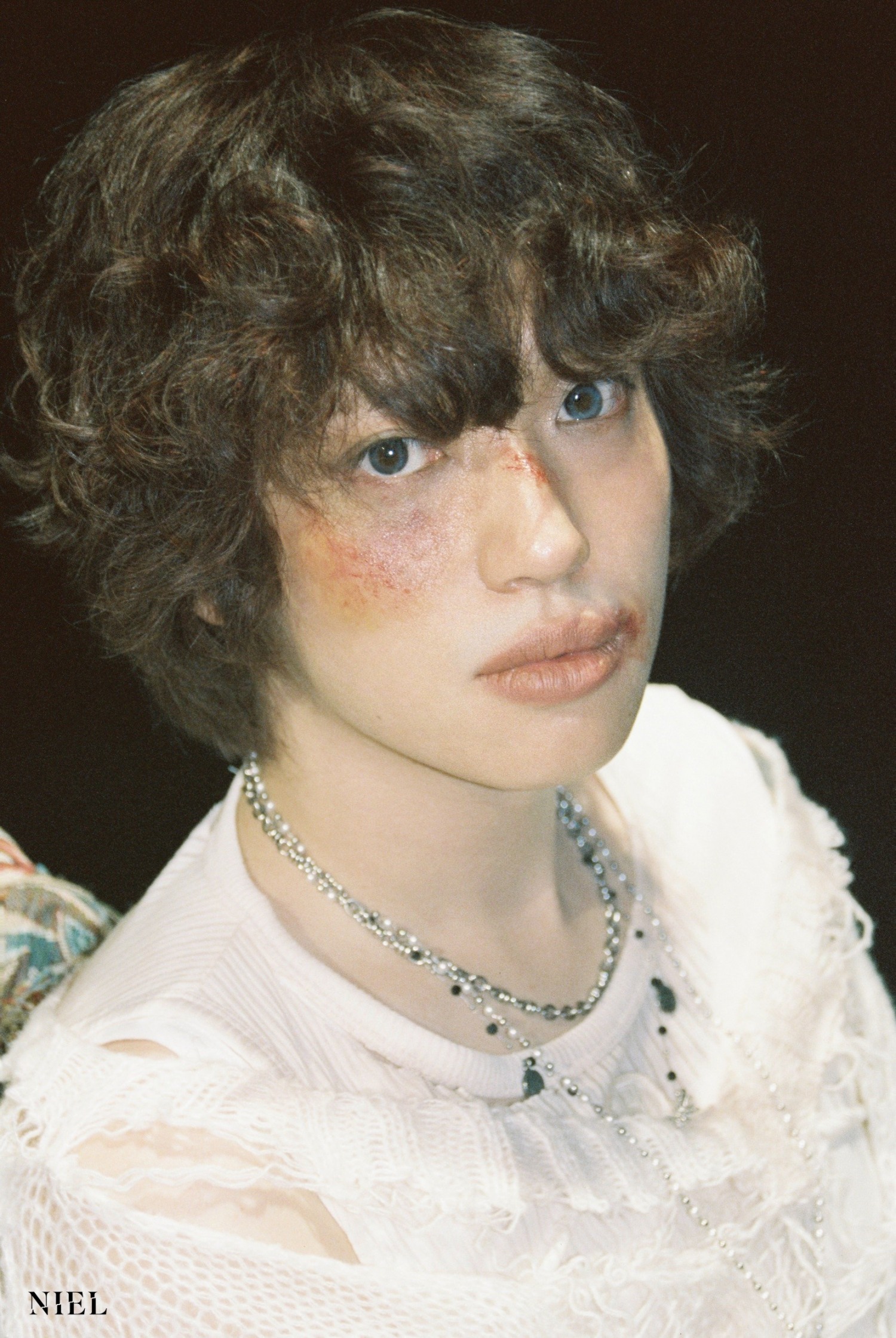 니엘, 미니 4집 두 번째 콘셉트 포토 공개…상처 입은 소년의 눈빛