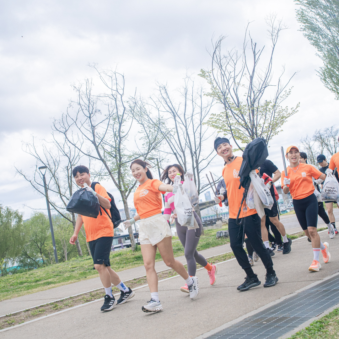 풀무원샘물, 지구의 날 맞아 월드비전과 진행한 ‘플로깅런’ 성료…지구환경 캠페인 강화