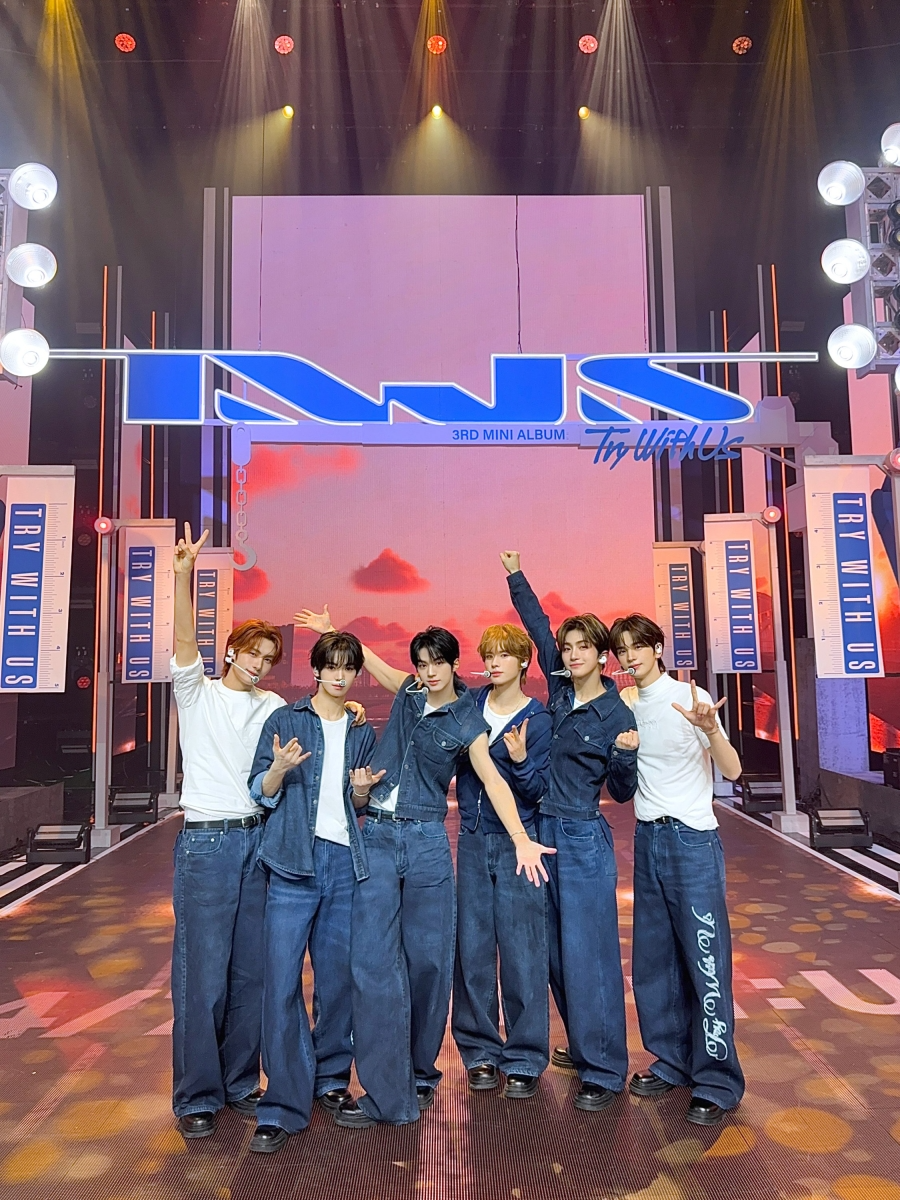 TWS, ‘마음 따라 뛰는 건 멋지지 않아?’ 청량 퍼포먼스+안정적 라이브 화제…종횡무진 활약 눈길