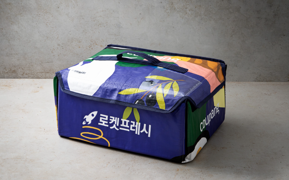 쿠팡, 100회 수명 마친 ‘로켓 프레시백’ 파렛트로 재탄생 “친환경 효과”