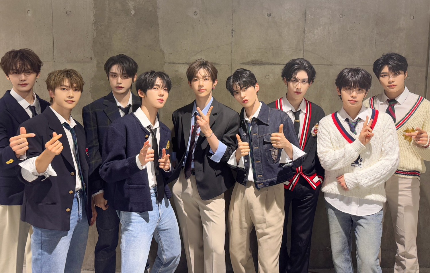 제로베이스원, 대학 캠퍼스까지 사로잡는다…다방면으로 뻗어가는 존재감