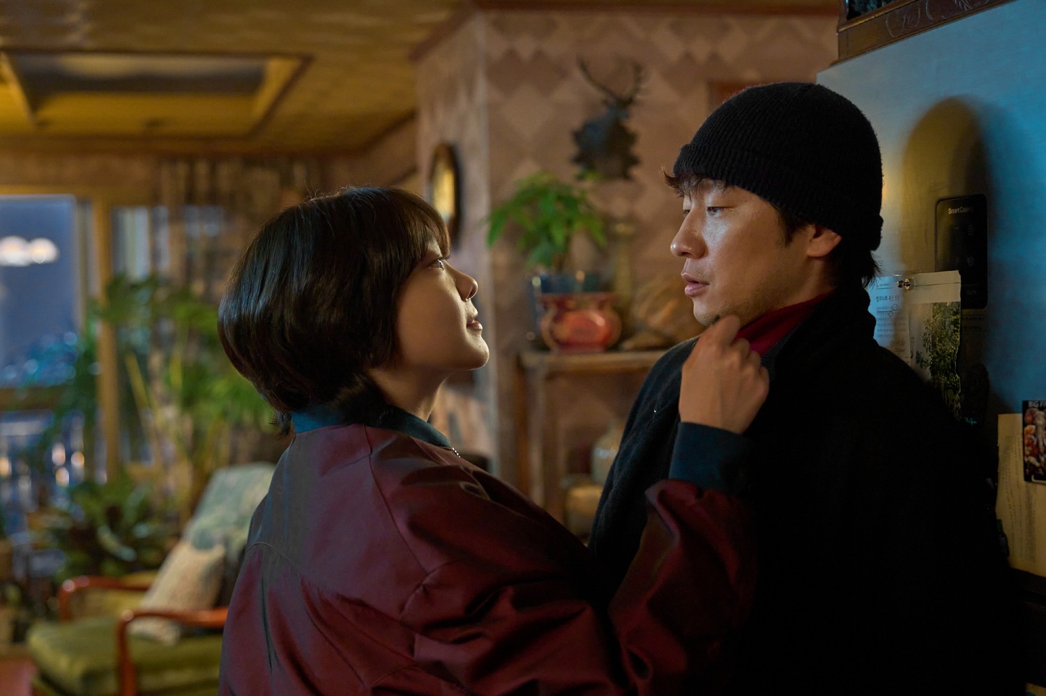 ‘나인 퍼즐’ 김다미X손석구, 의심의 끈을 놓을 수 없는 공조의 시작…살얼음 케미 스틸 공개