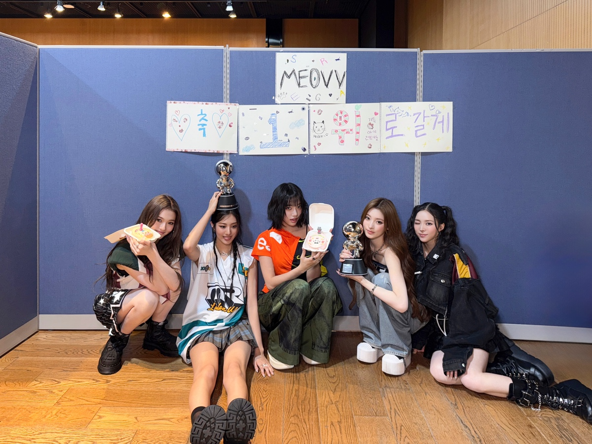 MEOVV(미야오), ‘HANDS UP’으로 ‘엠카운트다운’ 1위…2관왕 기록