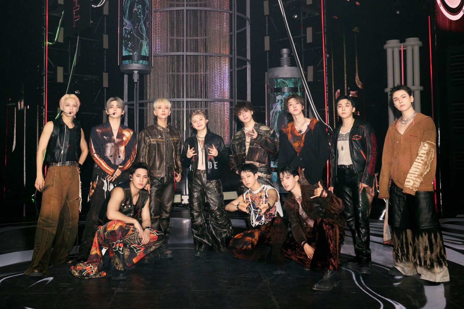 ‘엠카운트다운’ 세븐틴, ‘THUNDER’로 전한 짜릿한 에너지…레이저·번개 연출로 몰입감 UP