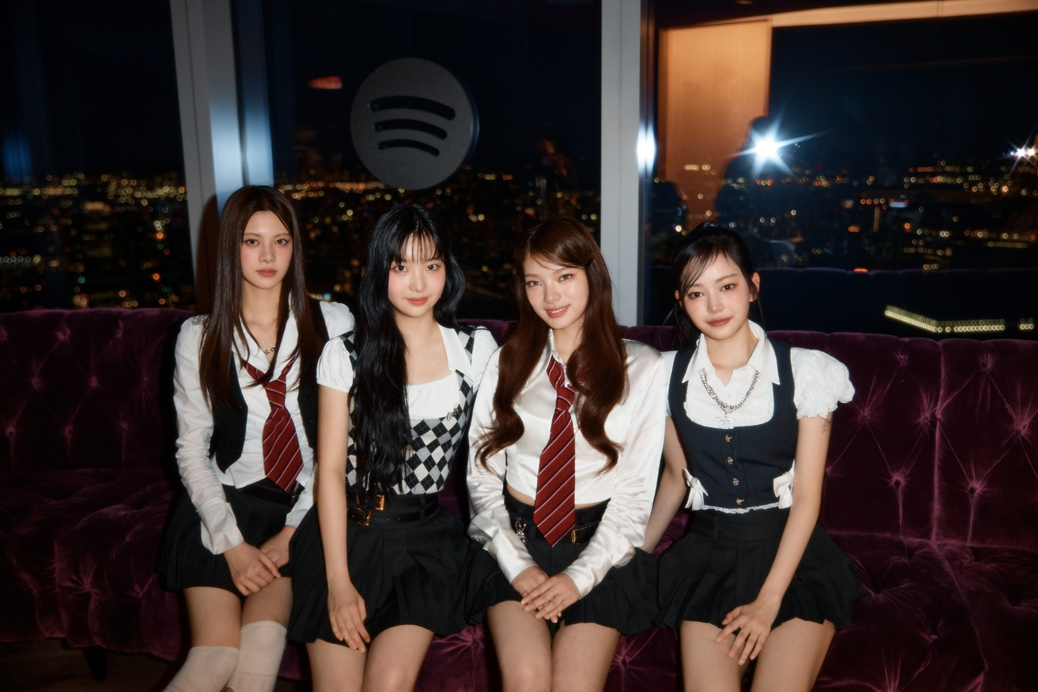 코스모시, 첫 美 뉴욕 프로모션 성황…타임스퀘어 달군 ‘글로벌 루키’