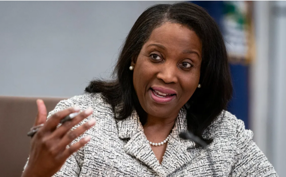 (상보) 연준 쿡 "관세가 인플레 올리고 금리정책 복잡하게 만들 것"