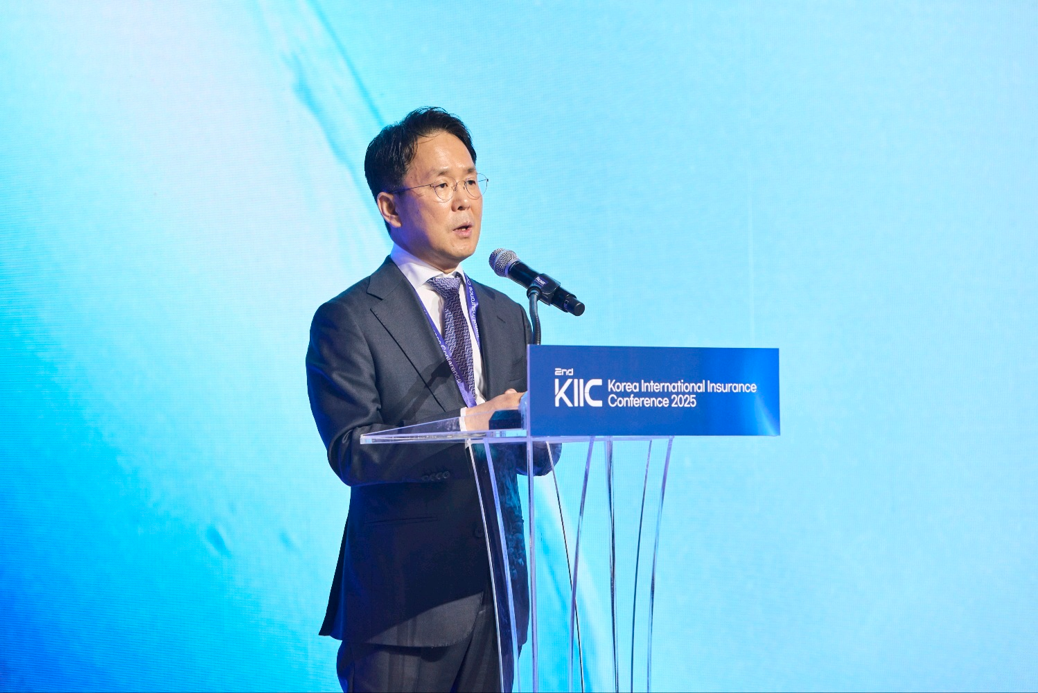 국내 최대 글로벌 보험 컨퍼런스 '제2회 KIIC'에서 삼성화재 이문화 사장이 발언하고 있다.