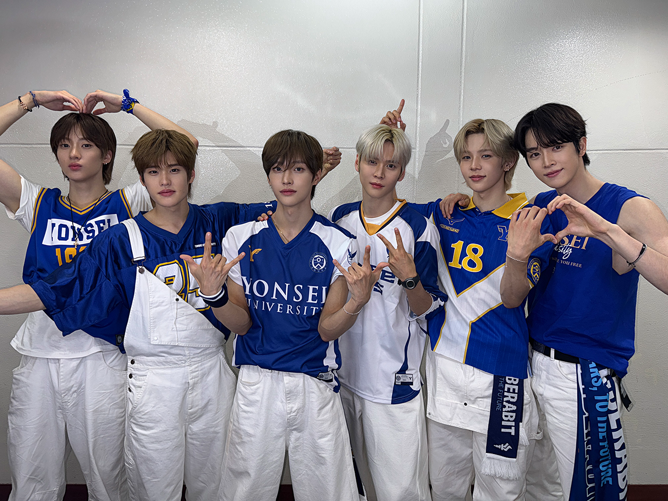 라이즈, 대학 캠퍼스 → 일본 음악방송 접수…국내외 울려 퍼진 ‘Fly Up’