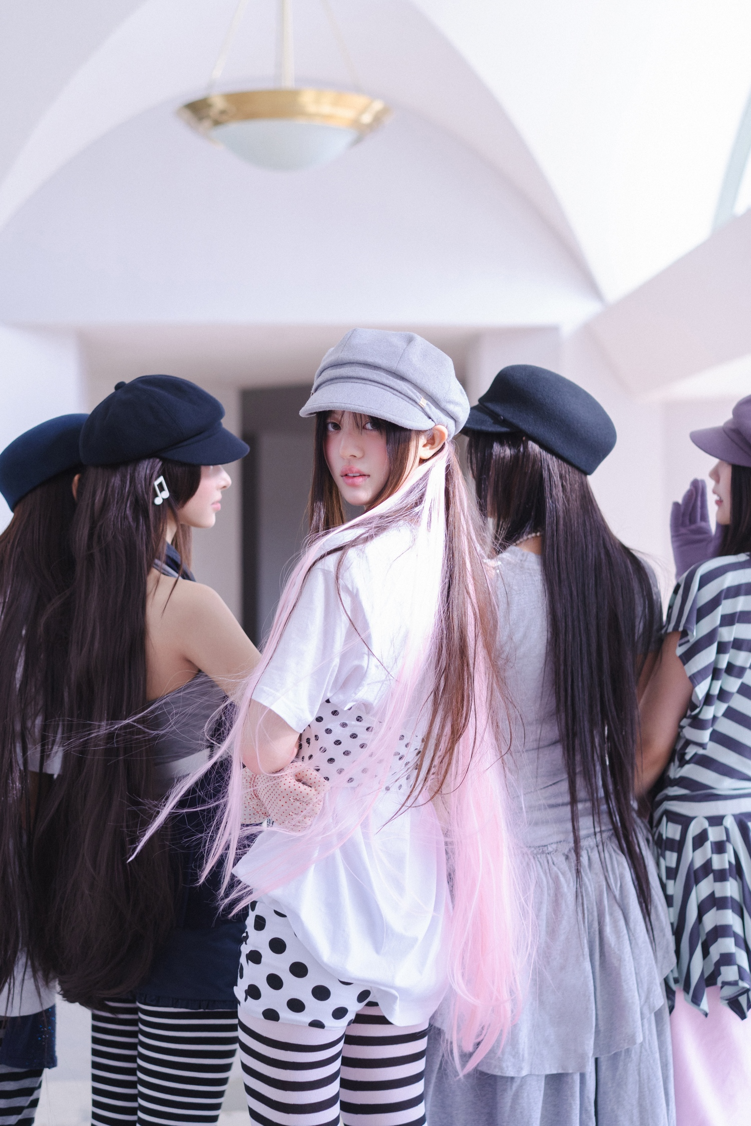 아일릿, 미니 3집 콘셉트 포토 추가 공개…색다른 비주얼 시선 집중