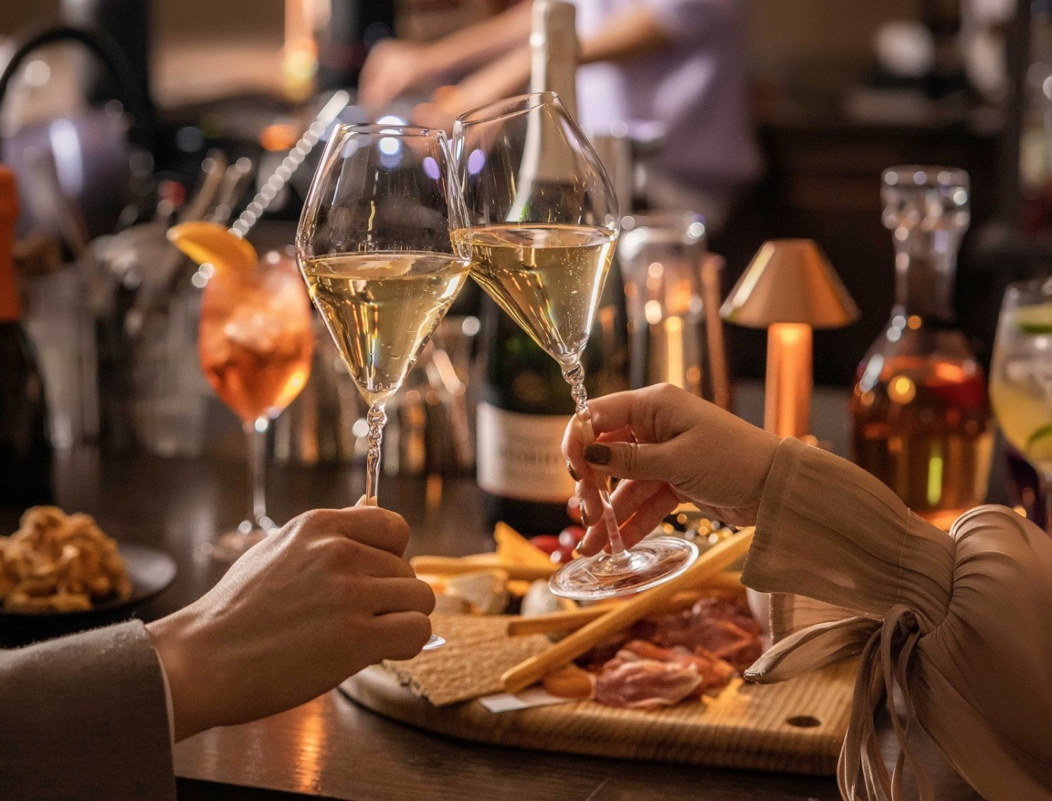 안다즈 서울 강남, ‘올나잇 롱 해피아워’ 선봬…1만원에 즐기는 호텔 칵테일과 스낵