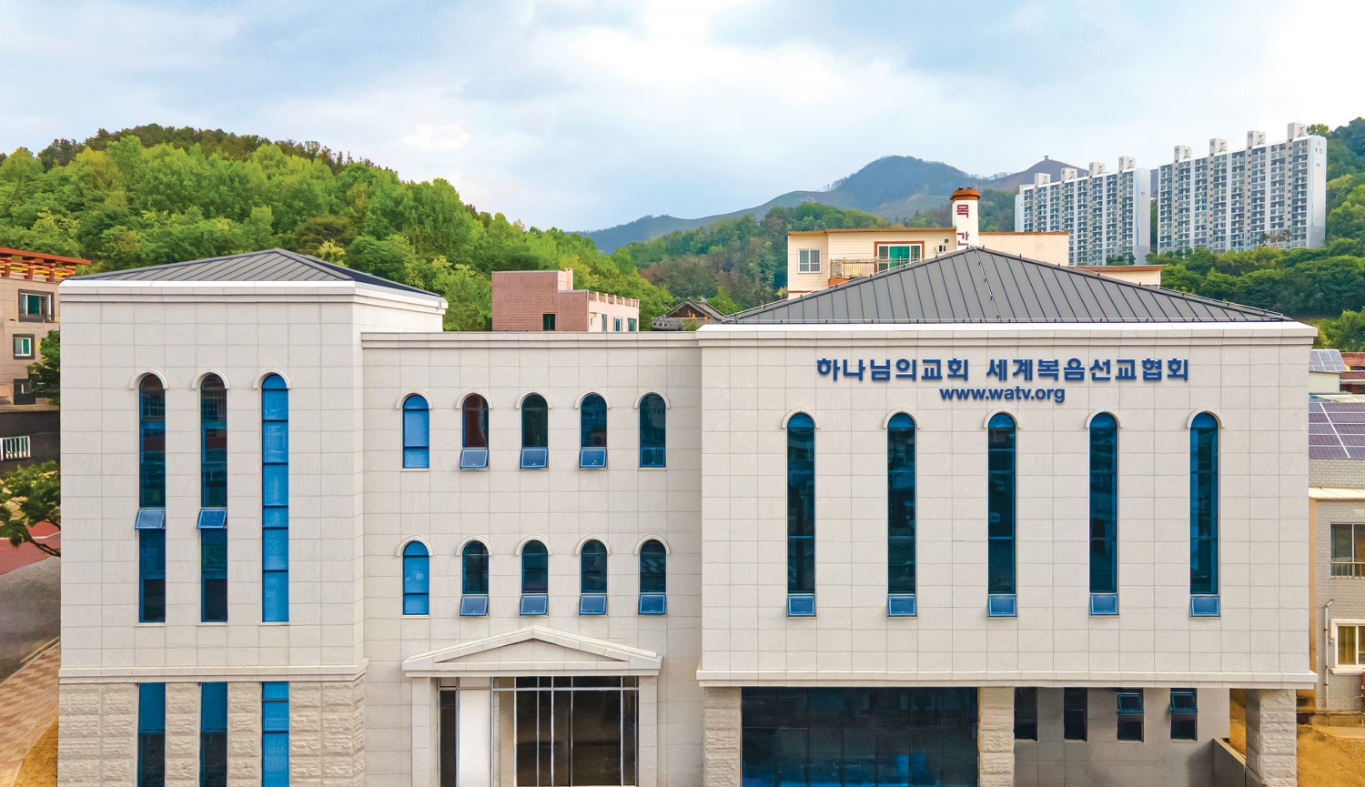 현대미를 갖춘 정갈하고 단아한 밀양 하나님의 교회