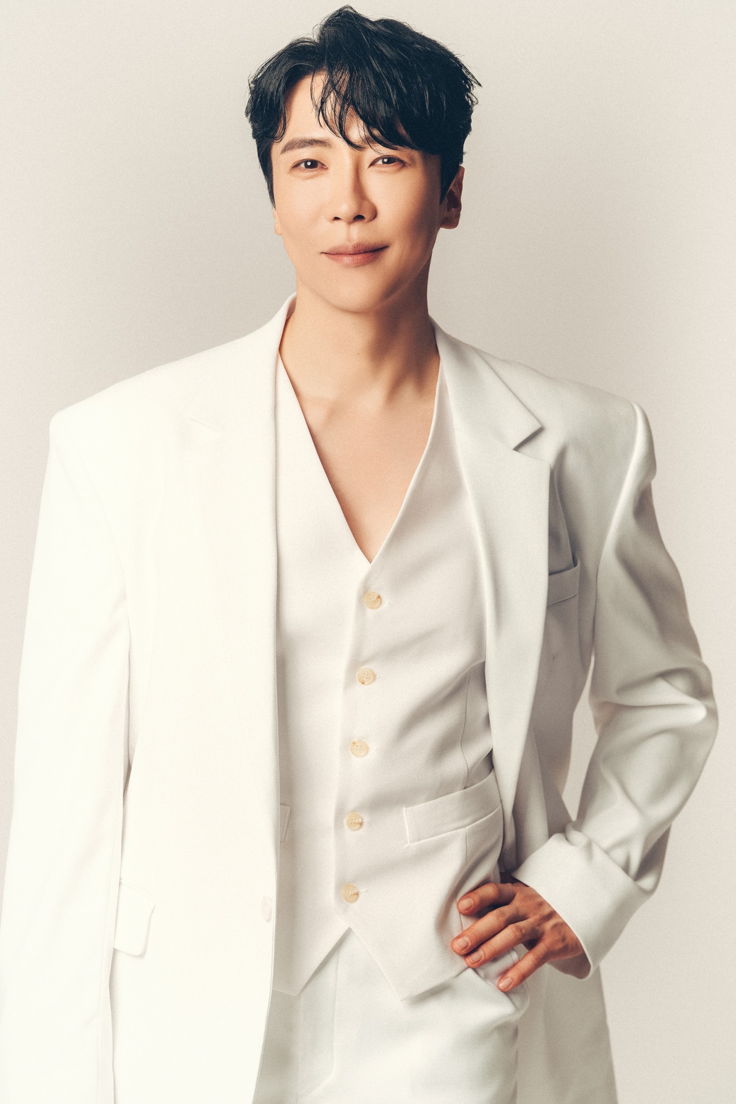 에녹, 트로트 팬덤까지 아우르며 명실상부 ‘뮤트롯킹’ 등극