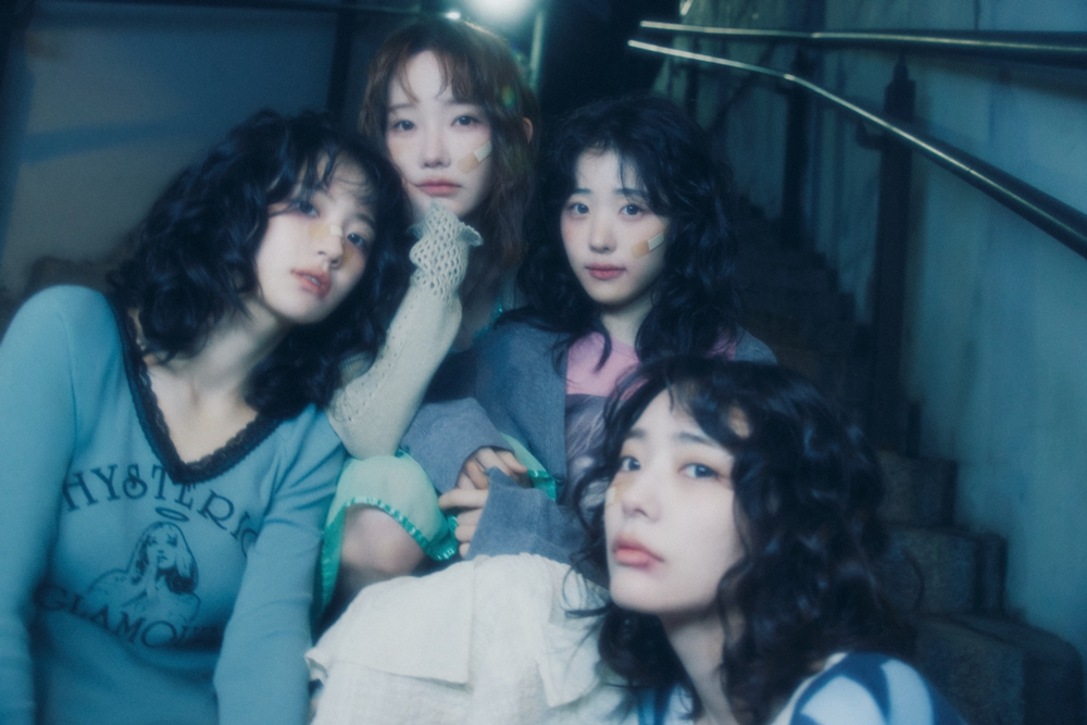 QWER, 미니 3집 자체 초동 기록 경신…끝없는 상승세