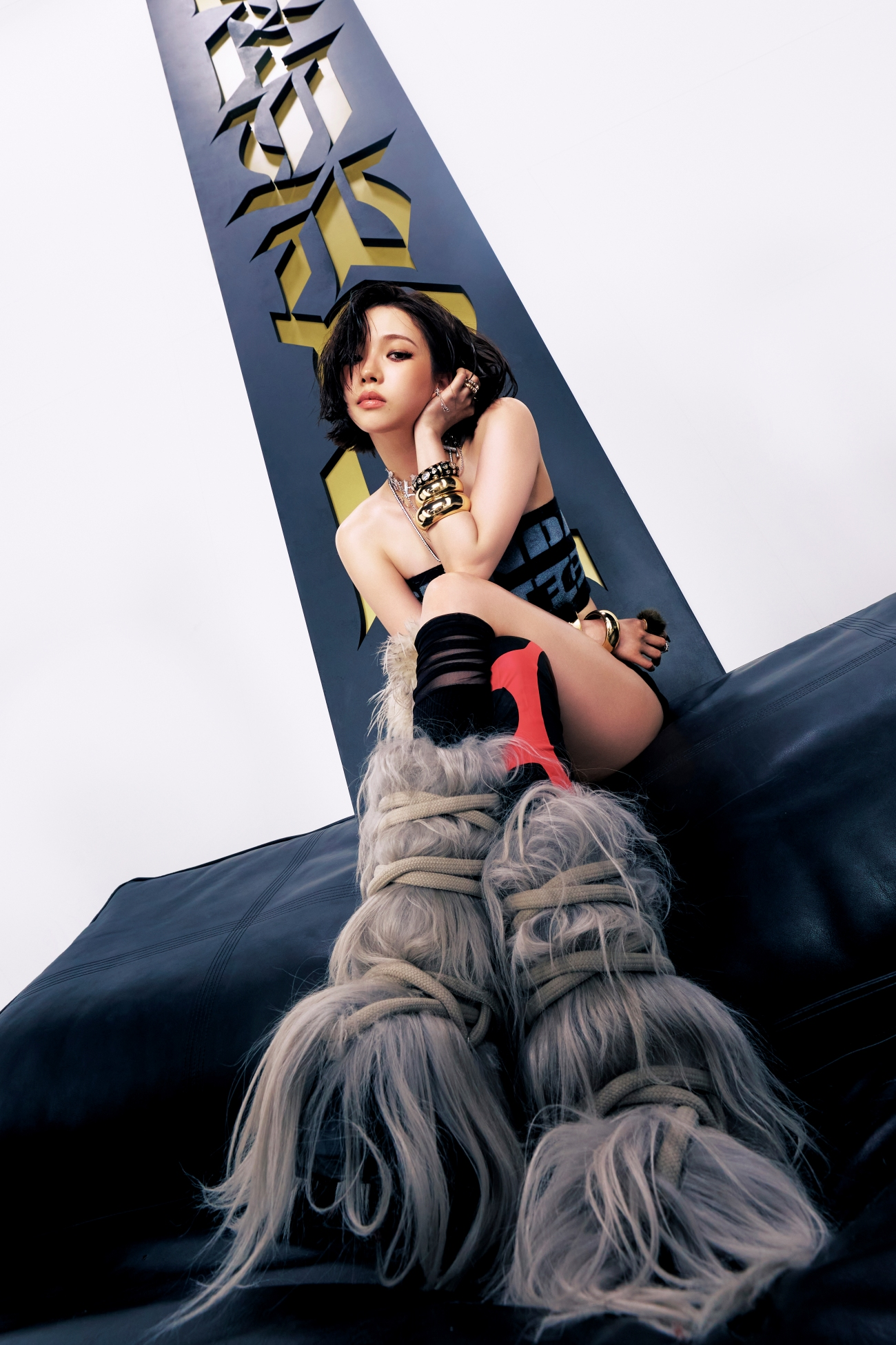 에스파 카리나&지젤, ‘Dirty Worker’로 완벽 변신…파격 비주얼 담은 티징 콘텐츠 연일 화제