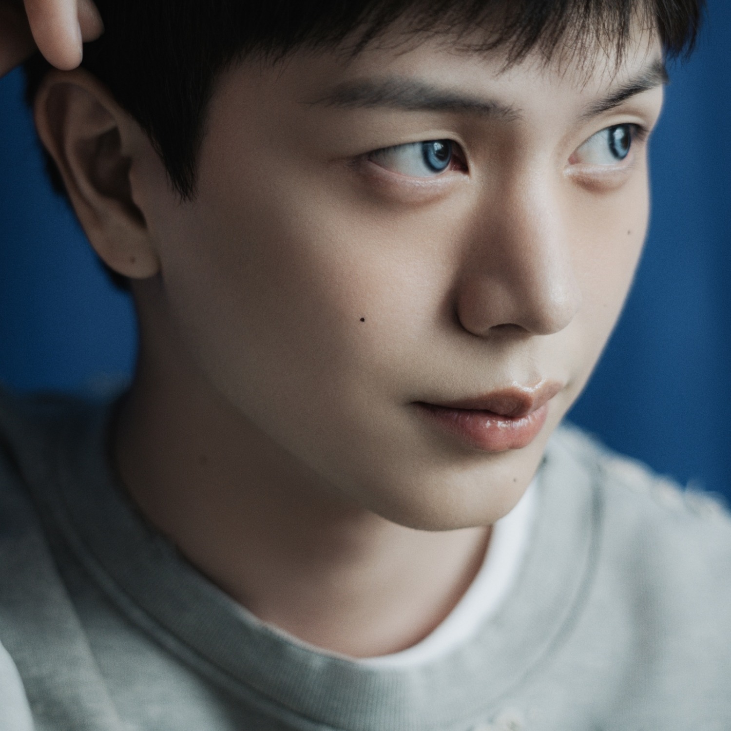 육성재, 19일 첫 번째 미니앨범 'All About Blue' 발매…다채로운 스토리 예고