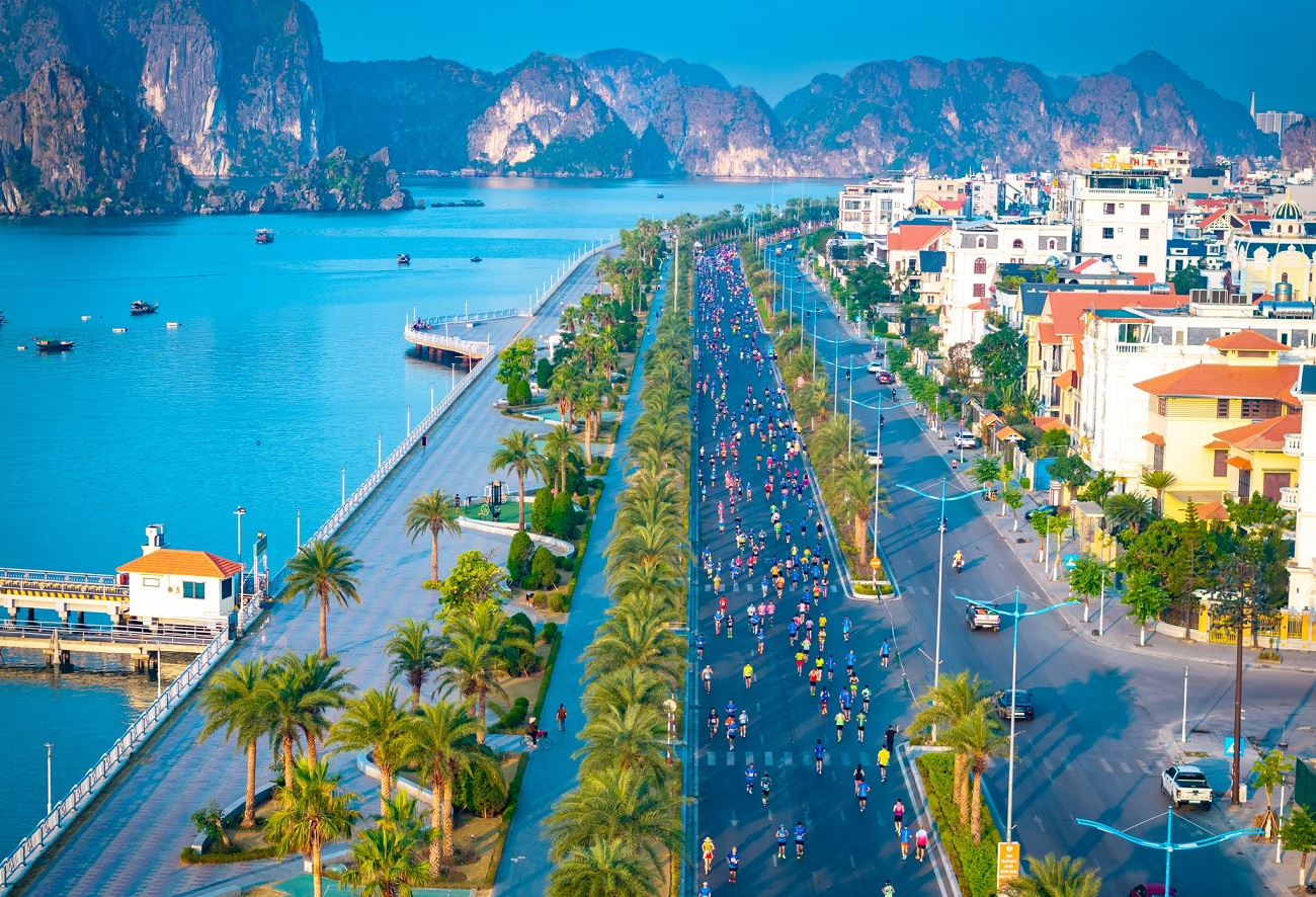 롯데관광개발, 국민 마라토너 이봉주와 함께하는 하롱베이 마라톤 상품 출시