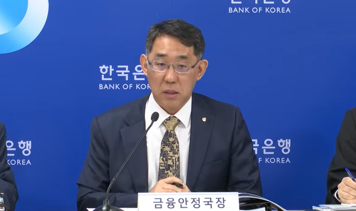 (상보) 장정수 한은 금안국장 "2분기 가계대출 많이 늘어서 GDP 상황 고려하지 않아도 가계부채 비율 반등 가능성 있어"