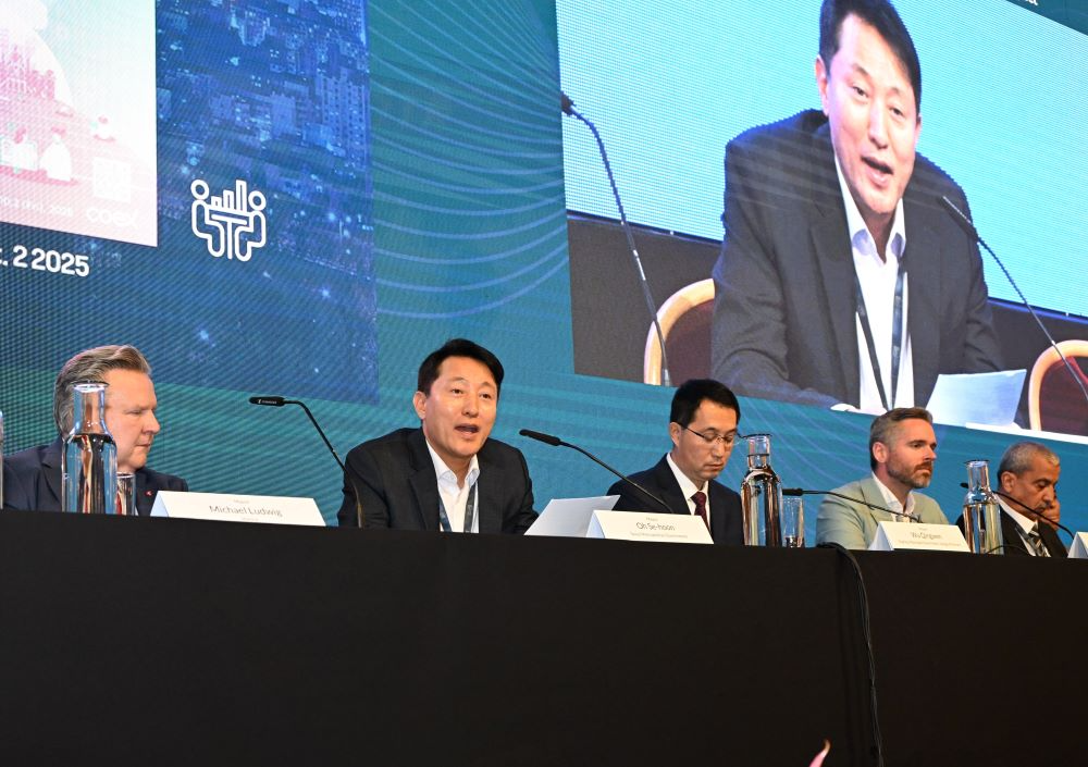 서울시 오세훈 시장이 지난3일 '2025 세계도시정상회의 시장포럼'에 참석해 서울의 공공임대주택 정책을 소개했다.(사진=서울시청제공)