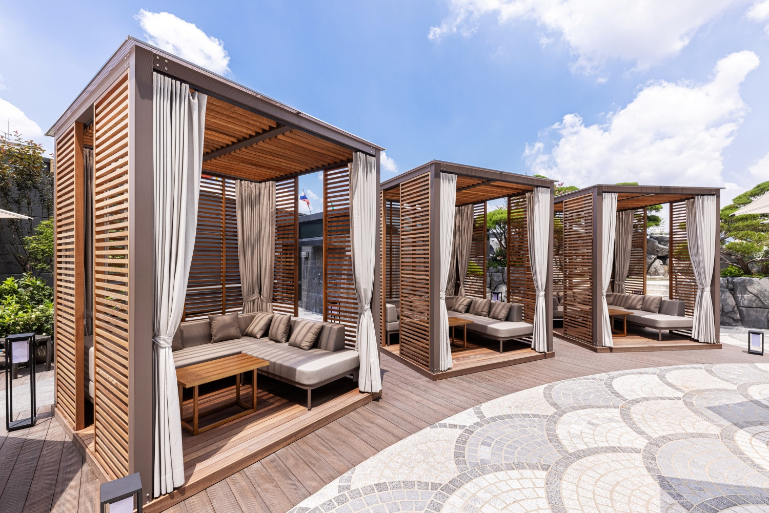 앰배서더 서울 풀만 호텔, 이국적인 휴양지 감성의 카바나 & 둥지베드 패키지 선봬